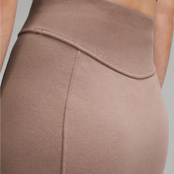 Lululemon scuba HR mini skirt with a Lululemon shopping bag size M - Picture 5 of 5